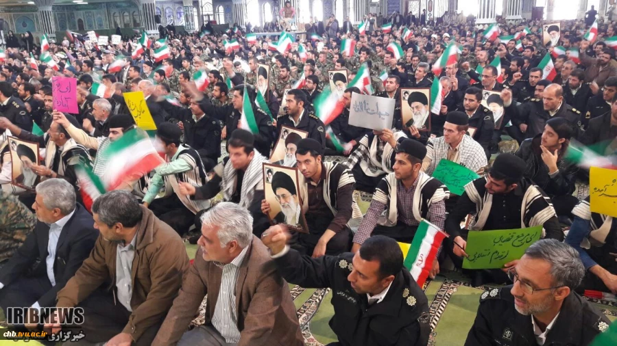 حضور در مراسم  9 دی تجدید میثاق ملت با آرمانهای نظام است.