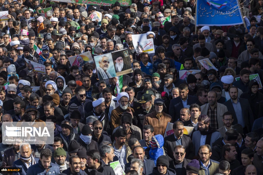 حضور پر شور کارکنان ، اساتید و دانشجویان آموزشکده های فنی و حرفه ای استان چهار محال و بختیاری  در راهپیمایی ۲۲ بهمن  3