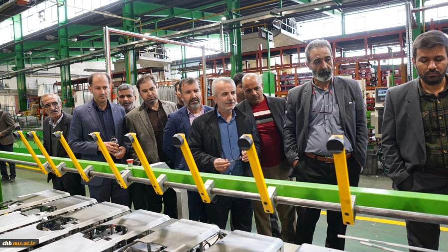بازدید علمی جمعی از اساتید و کارشناسان دانشگاه از گروه صنعتی انتخاب الکترونیک 4