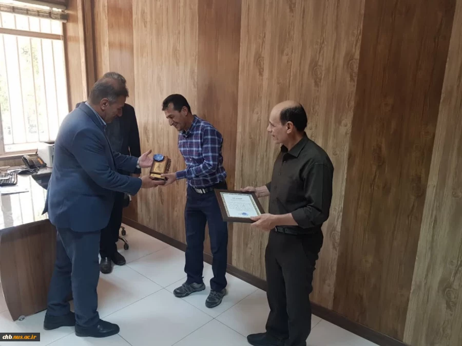 به مناسبت هفته تربیت بدنی از مسئول تربیت بدنی آموزشکده ملی مهارت پسران شهرکرد تقدیر شد 3